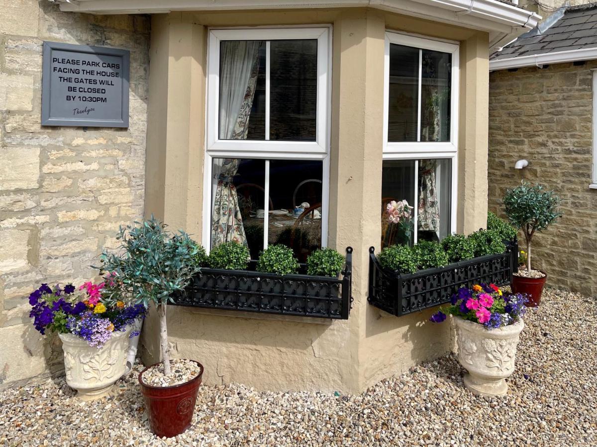 Apsley Villa Guest House. サイレンセスター エクステリア 写真