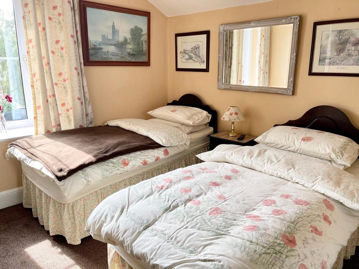 Apsley Villa Guest House. サイレンセスター エクステリア 写真
